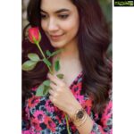 Ritu Varma Instagram – Express your love by gifting your loved ones this limited edition bracelet from @danielwellington. 
Buy a watch and a limited edition engraved ‘I love you’ bracelet for your valentine ❤ You can use my code DWXRITUV for an additional 15% discount! #DanielWellington #fromDWwithlove
📷 @stories_throughthelens