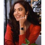 Ritu Varma Instagram - Holiday vibes with @danielwellington. Get 20% off when buying two or more products. You can also use my code DWXRITUV to get an additional 15% off. #DWforeveryone #danielwellington 🎄 📷 @kalyanyasaswi