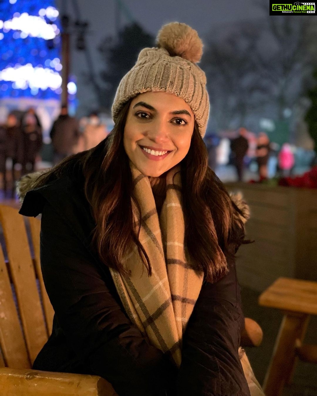 Ritu Varma Instagram - Cold but still smiling 🥶 Canada's Wonderland