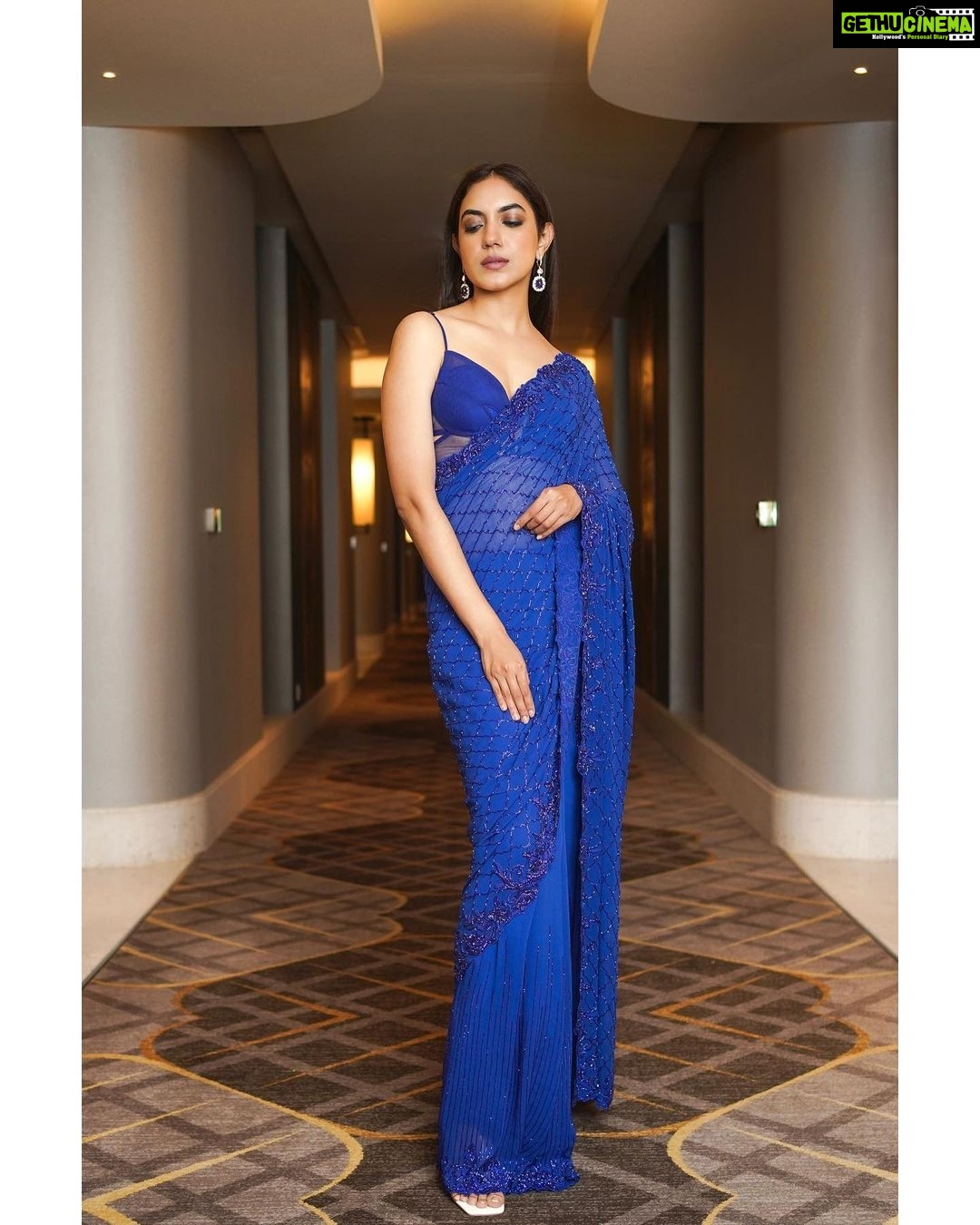 Ritu Varma Instagram - 💙 Saree @kreshabajajofficial Earrings @archithanarayanamofficial Stylist @neeraja.kona Asst Stylist @manogna_gollapudi MUA @abhiramisivakumar Hair @durgarao_kvv Photography @the_pixel_farmer