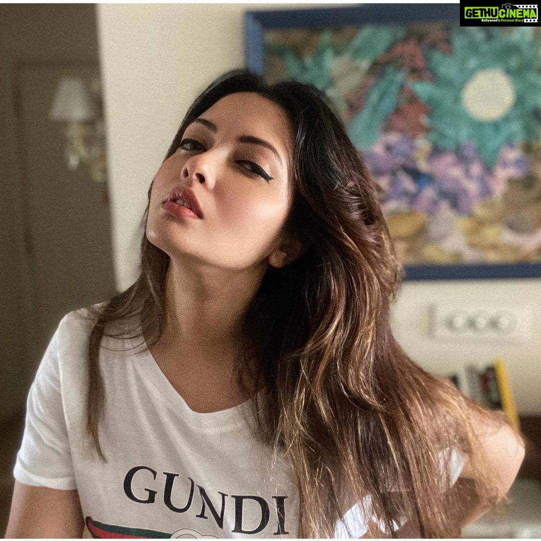 Riyasen Cudai - Actress Riya Sen Instagram Photos and Posts October 2020 - Gethu Cinema