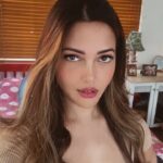 Riya Sen Instagram – “link in bio and save now using my code 9863857 (use smartship at checkout to save every month!).”
 🧬. 

#collagen #beauty #health #wellness