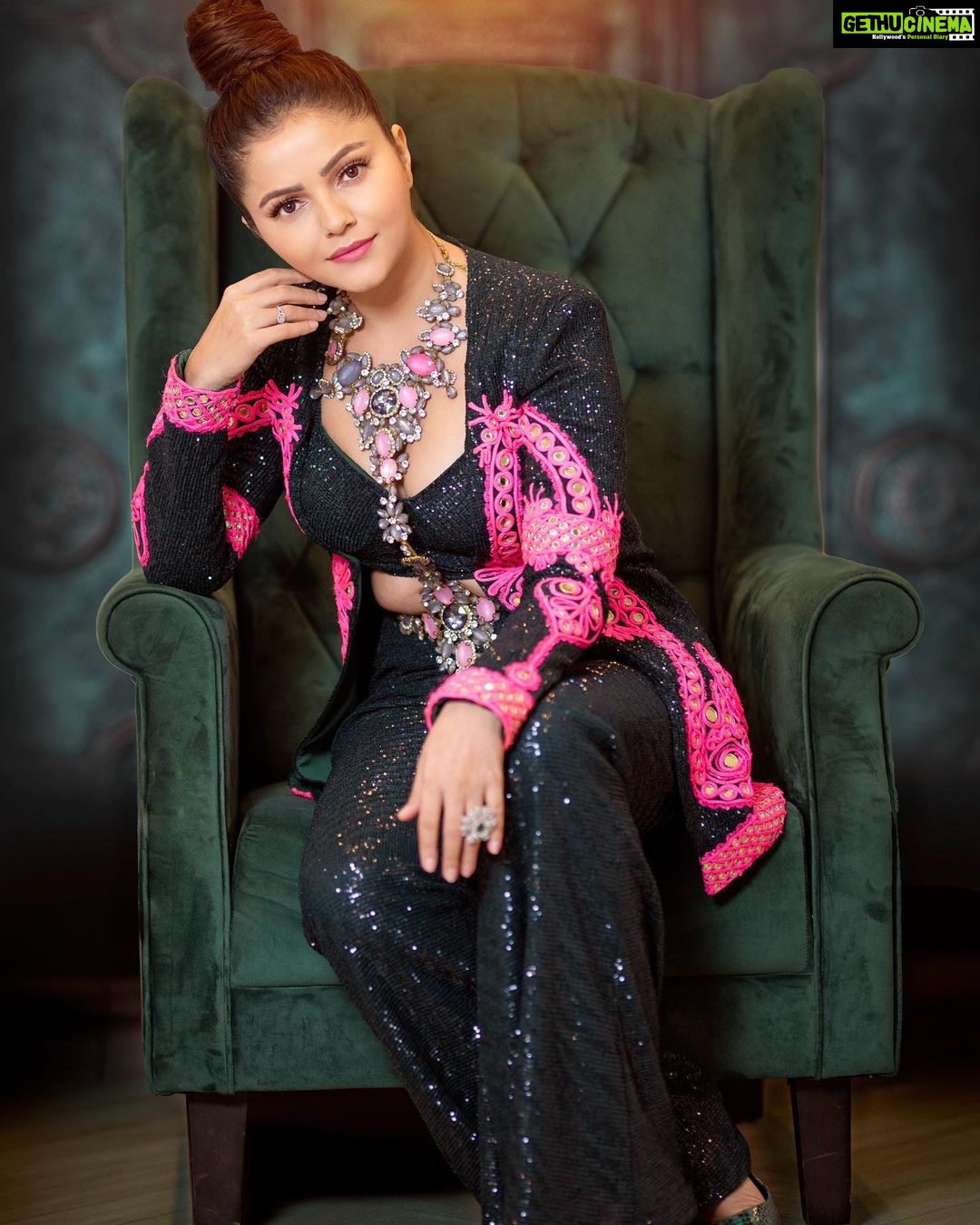 Rubina Dilaik Instagram - Meeting you tonight @colorstv . . . . 📸 : @propixer Styled by: @ashnaamakhijani @styledbyashna Outfit: @azulibynikki Ring: @chaotiqbyarti . . . . #bb #15 #rubinadilaik #bosslady #vibes