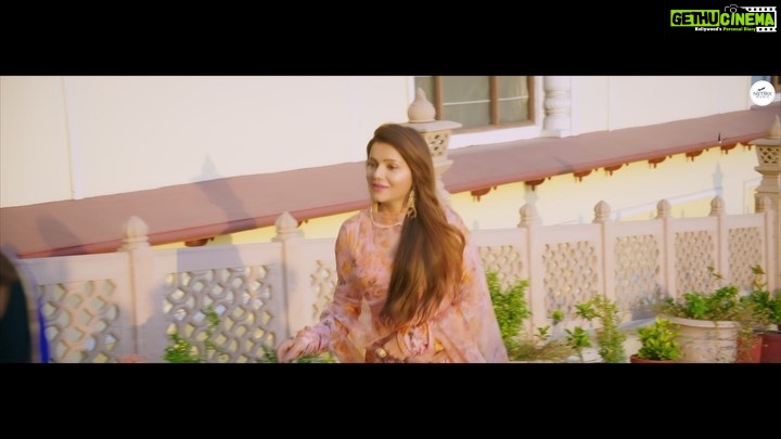 Rubina Dilaik Instagram - Any idea what’s gonna happen? Put your guesses in comment section. Song releasing on 25th Jan, 2022. Stay tuned. . . . @sarthi_k @akshayk.agarwal @netrixmusic @this_is_kk_official @rishiksharma @krishabh_sharma @hitulsuri @syedtanveerriyaz @husnyraa @mihikakushwaha @dreamboyofficial @anusheel_sehdev @whojaisehdev