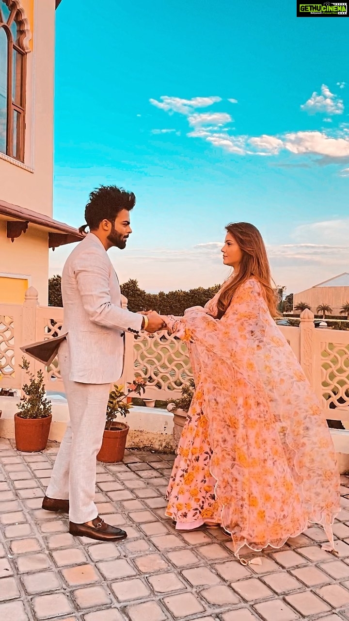 Rubina Dilaik Instagram - #ishq Wait is over song is out now . . . . @sarthi_k @rubinadilaik @akshayk.agarwal @netrixmusic @sahilsodhi_ss @dreamboyofficial #rubinadilaik #sarthik #reels #reelsinstagram #ishq