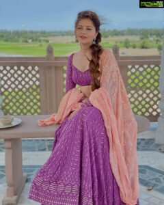 Rubina Dilaik Instagram - Sitting amidst the chaos, with a smile that will make you believe that everything is ok……. . . . . Styled by: @ashnaamakhijani @styledbyashna Jewellery: @rubansaccessories