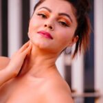 Rubina Dilaik Instagram - We create , we recreate and then we reiterate….. . . . . . Shot by @smileplease_25 Styled by: @ashnaamakhijani @styledbyashna Outfit: @emblaze_mb Earring: @blingvine @oakpinionpr