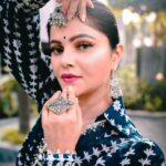 Rubina Dilaik Instagram - In ankhon ki masti ke……. ….. …… ….. .. Please will you sing 🎶 that for me ☺️☺️☺️ . . . Shot by : @smileplease_25 Styled by: @ashnaamakhijani @styledbyashna Outfit: @mehaktalrejacouturre Jewellery: @rubansaccessories