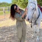 Rubina Dilaik Instagram - A day well spent with Khan 🐎 at @anantarasirbaniyas ….. . . . . @visitabudhabi @mxplayer #wanderlust #comingsoon #travel #show #mxstudios #inabudhabi #thetimeisnow Sir Bani Yas