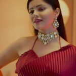 Rubina Dilaik Instagram - Sajna ♥️ 📸 @ashukla09 Styled by: @ashnaamakhijani Outfit: @swtantraofficial Jewellery & belt: @fashionjewellery_21