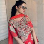 Ruhani Sharma Instagram - Lohri special 💗 . . . . . Wearing @zarijaipur