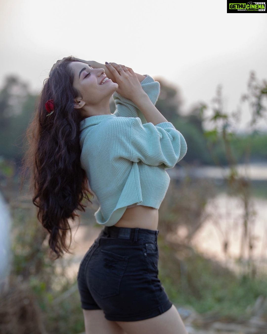 Ruhani Sharma Instagram - 🌹 . . . . . 📸 @ilmanaazphotography1 MUA @makeup_asfaque