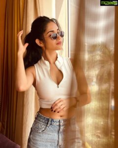 Ruhani Sharma Instagram - 🌹