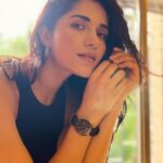 Ruhani Sharma Instagram – Black Friday sale is finally here. Shop @danielwellington products at up-to 50% off now! 😮 AND with my code “DWXRUHANI” you get an extra 15% off. Hurry up!!
#danielwellington #collaboration