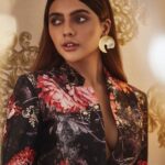 Ruhi Singh Instagram - Are we building an empire or nah? ✨ Photo @shotbynuno Hmua @nishisingh_muah Styling @sayali_angachekar Outfit @rockystarofficial Jewellery @houseofshikha