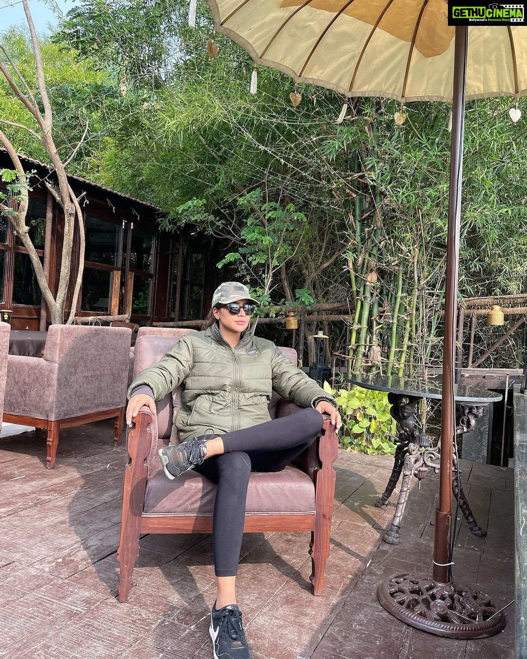 Ruhi Singh Instagram - Post #safari glow ✨ The sheer thrill of spotting wild life in the jungle is unmatched! Definitely doing this again. #tigerreserve #tigersafari