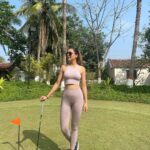 Ruhi Singh Instagram - Learned a bit of golf today 🌞 I can safely say it will take many more lessons 🥳😂 but fun day Radisson Blu Resort & Spa - Alibaug