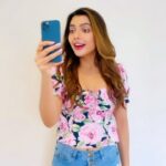 Ruhi Singh Instagram – Join Flipkart’s #BigBillionDhamaal. Participate on JOSH & win 5 realme Phones. #Ad