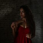 Rukmini Vijayakumar Instagram - Look to the light…. Thanks for the beautiful photo : @nehapunjabiandco #reddress #dancer #light #greywalls