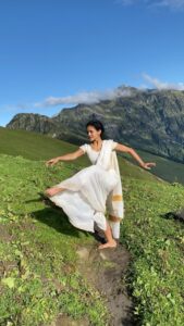Rukmini Vijayakumar Instagram - It’s been incredible spending the last few days amidst nature with family and close friends. 

The sun this morning, was spectacular…. And it reminded me of the strength and beauty of Mother Nature. 

I’m thankful for what I have…. All the privileges I enjoy everyday… and am so happy to have had these few days … 

(Dancing in the slush and mud… with a sloping terrain was hard… couldn’t do much more 🙂) 

#dance #mountains #himalayas #manali #snowcapped #glacier #shiva #parvati #dhauladhar