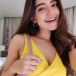 Rukshar Dhillon Instagram - Festive season ✔️ Festive glow ✔️ Best time of the year ✔️ Ho Ho Ho🎄♥️