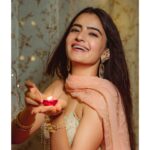 Rukshar Dhillon Instagram - Champ and I wish you all a very HAPPY DIWALI 🪔 Like every year, do take care of champs friends making sure you'll "PAWS- NOISE" and make it a happy celebration for them too! Besides that have tons of ladoos and a meetha time with your family and friends. Love & Light.♥️✨ 📸- @livingstonreynoldphotography @vydevvvijayanstories #happydiwali #pawsnoise #poochoverpataka #pawsafe #noisefree #love #light
