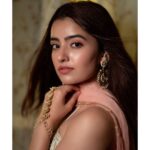 Rukshar Dhillon Instagram - Me looking at the last picture be like.... 😋♥️ 📸- @livingstonreynoldphotography @vydevvvijayanstories #chotidiwali #seasontobinge ✨