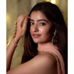 Rukshar Dhillon Instagram - Me looking at the last picture be like.... 😋♥️ 📸- @livingstonreynoldphotography @vydevvvijayanstories #chotidiwali #seasontobinge ✨