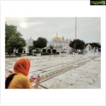 Rukshar Dhillon Instagram - A Takht or Takhata, means a throne or seat of authority. In Sikhism, there are five takhts, which are five gurudwaras, holding a very special significance for the community. The selfless acts of the gurus, make for the beautiful history behind them, and is the reason why they were honoured with the title, Takht. Here i am at the fifth one. The place where the tenth guru, Shri Guru Gobind Singh ji breathed his last and annouced the Guru Granth Sahib Ji as his successor, compiling the profound words of wisdom of all the ten gurus for us to follow. Learnings that we can apply in our daily life to become better versions of ourselves. The Sikhs built a room over the platform where Guru Gobind Singh Ji would sit while holding his court and installed Guru Granth Sahib Ji on it. They then honoured it with the title, Takhat Sachkhand Sri Hazur Sahib, Nanded. The calm and self connection this place makes you feel, is something that cannot be expressed in words, but only felt. And as the saying goes, Knowing others is wisdom, knowing yourself is Enlightenment❤️ #Satnamwaheguru #ikonkar #blessings Takhat sachkhand Sri hazur abchal nagar Sahib