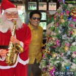 Sachin Tendulkar Instagram - 𝘿𝙞𝙛𝙛𝙚𝙧𝙚𝙣𝙩 𝙮𝙚𝙖𝙧𝙨, 𝙨𝙖𝙢𝙚 𝙛𝙚𝙚𝙡𝙞𝙣𝙜! 𝙈𝙚𝙧𝙧𝙮 𝘾𝙝𝙧𝙞𝙨𝙩𝙢𝙖𝙨 𝙚𝙫𝙚𝙧𝙮𝙤𝙣𝙚.🎄🎅 #merrychristmas #christmas #santaclaus