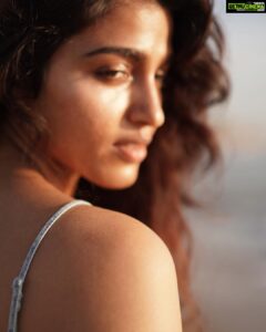 Sai Dhanshika Instagram - Hugging in the warmth of the 🌤@anitakamaraj @alexandervedachalam @ashwin_guru17 …