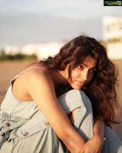 Sai Dhanshika Instagram - Hugging in the warmth of the 🌤@anitakamaraj @alexandervedachalam @ashwin_guru17 …