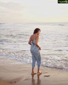 Sai Dhanshika Instagram - Sky above, sand below, peace within 🤍🌊
Lovely frames by @anitakamaraj 🥰
video Shot by  @alexandervedachalam 
Edit by @ashwin_guru17 
Team Anita 
Thanks team 😇 

⁣
.⁣
.⁣
.⁣
.⁣
.⁣
#art #beach #beachday #beaches #beachlife #beachlover #beachlovers #beachvibes #beautiful #beauty #fashion #happy #instagood #instagram #landscape #love #nature #naturephotography #ocean #photo #photography #photooftheday #picoftheday #sea #sky #sun #sunset #travel #travelgram #travelphotography