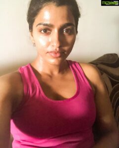 Sai Dhanshika Instagram - Basically living in my workout gear!! 🙈 #itjustmakeseverythingbetter #myprocrastinationknowsnobounds #notagymgirl #lovingwhatis #knowyourcomfort 😌