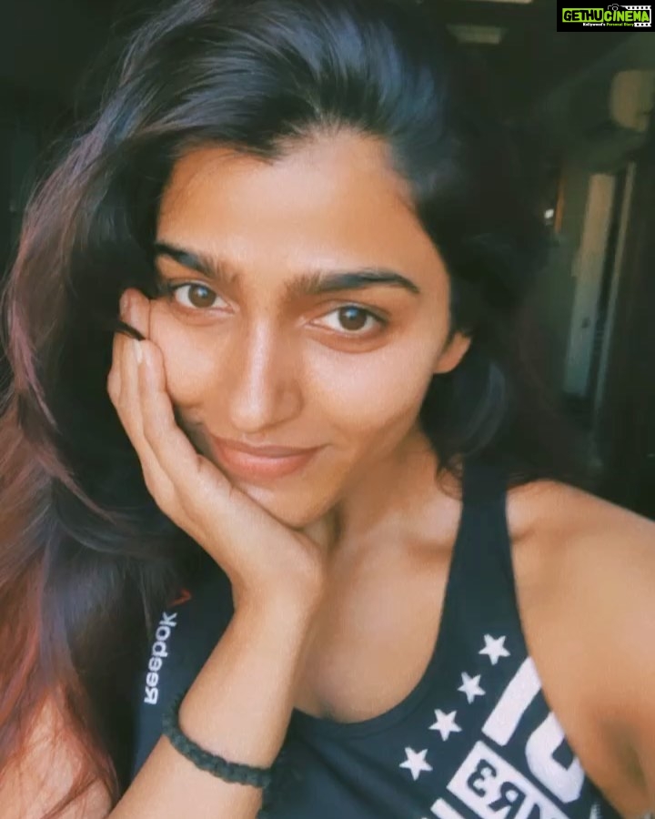 Sai Dhanshika Instagram - My journey towards fitness is a long story in short: I’m very much convinced by the routines that I do these days are pretty much bias down to what my body & mind need, meantime if I want to try something new or alter my routines, I ask myself what I want to focus… Also, I made lots of mistakes along the way n rectified 😎 ( i swear this is it ☺️) I believe fitness is a lifetime journey, short time gimmicks will surely not work, if you really want to have healthy mind, body & spirit, which goes hand in hand #I hope this helps & motivate you to have healthy lifestyle 💪🏼😀 #stayhealthy #staysafe #lifestylechange ✨♥️