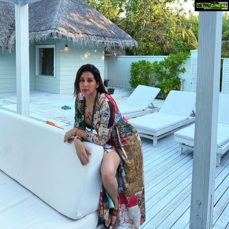 Sameksha Instagram - When we love the feeling of being alone, we can be with others without using them as means of escape. #nature #love #metime #beyourself Maldives