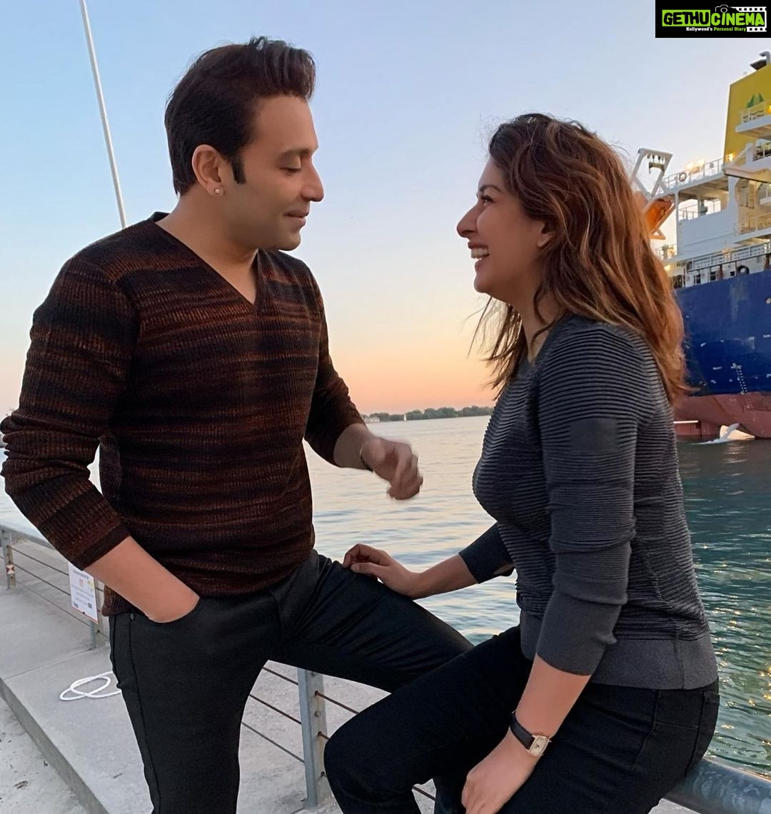 Sameksha Instagram - This feeling🥰 when the husband truly , deeply , hopelessly surrenders himself to the vision of wife. Love directing you hubby, your vulnerability is adorable..,,I fall in love with you again and again every-time you sing and through my lens ❤️#sohneya #sohneyashaeloswal @itsshaeloswal 😘😘😘 #ssoproductions Toronto Downtown