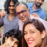 Sameksha Instagram – We always wanted to tell stories, stories of you and me, mostly in front of camera but this time we are behind the camera with our new production. Blessed to have #Nassar Sir onboard with us , played my father in few movies and now he is there as a father figure 🙏🏻 #SSOproductions @itsshaeloswal @theopeniris @kwatranaveen @sidmenon1