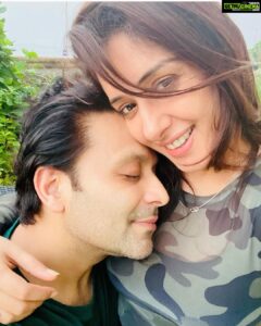 Sameksha Instagram - You are my mushy mushy adorable cute teddy I love to hug all day especially our cuddly mornings. I love you baby and may your voice soothes billions of people around  the world #ishaara #happyteddyday @itsshaeloswal ❤️