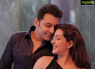 Sameksha Instagram - तू मिला तो, ख़्वाब ज़िंदगी के हो गए हैं साफ़ रे तू मिला तो, गलतीयां जो थी वो हो गई हैं माफ़ रे। @itsshaeloswal ❤️ #tumilaato #lovesong Singapore