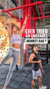 Samyuktha Hegde Instagram - After an entire year of not working out and trying other things, back to my monkey bar.
Feels really good to be able to do it though I haven't tried it in so long! 

Also that's my amazing coach @coach.fatboy 
Imma never leave you 🤣🤣🤣.
You're stuck with me

#fitness #womanpower #skills #monkeybars #upperbodystrength #hangingout #gym #fit