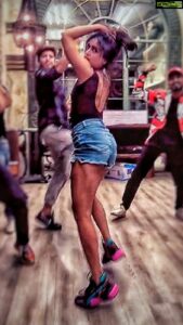 Samyuktha Hegde Instagram - "Just record a video we will see how it is later" kinda video
.
.
.
PS: kindly observe each one separately 🤣🤣🤣🤣🤣
📸 @ashishbhatiaofficial 
@wasim.unreal @unreal.crew @altaf_unreal @sahil.shivani_
@vashu_jain_ @anshul_setia @unreal #realnotperfect #dancerslife #sendingpositivevibes
