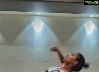 Samyuktha Hegde Instagram - Fresstyling after 8 months in a dance studio The feeling of barefeet and wooden floor is just ❤ 🎥 : @vashu_jain_ you are amazinggggg #dancerlife #dance