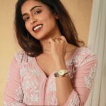 Samyuktha Hegde Instagram - Adding a little light to your feed, cause it's Diwali time!✨ Make your Diwali extra special with @danielwellington watches and accessories, I've picked my choice and styled it too. So Shop now with upto 15% off and get an additional 15% off with my code "DWSAMYUKTHA" 🎁 Happy gifting #DWali #DanielWellington #Ad 🪔