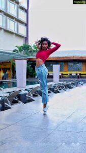 Samyuktha Hegde Instagram - This time, I’m dancing to the train of my @Crocs!
And what’s even more fun is that you get to customise them with some really cool Jibbitz. So, get Croc-ing!

@crocsindia

#ad #Crocsindia #jibbitz
#dance #vfx #crocs #dancer #dancelife #beats #dancechoreography #dancefun #danceroutine #magic #dancersofinstagram #reels #trending #explorepage #explore #samspire #reelsteadygo