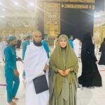 Sana Khan Instagram - Alhamdullilah Alhamdullilah Alhamdullilah 💚 Thank you so much @alkhalidtours for planning this umrah with so much ease & comfort 🙌🏻 . . . Hijab @oummi_abi_moi #sanakhan #anassaiyad #sanaanas #umrah #alhamdulillah