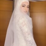 Sana Khan Instagram - I Never thought halal love could be so beautiful until I married you♥️ Har halal kamo Mai barkat hai 🤲🏻 . . . Kya already a week🤩 @anas_sayied😘 . . . Outfit @style__inn @richaranwat #sanakhan #anassayied #married #alhamdulillah #blessed