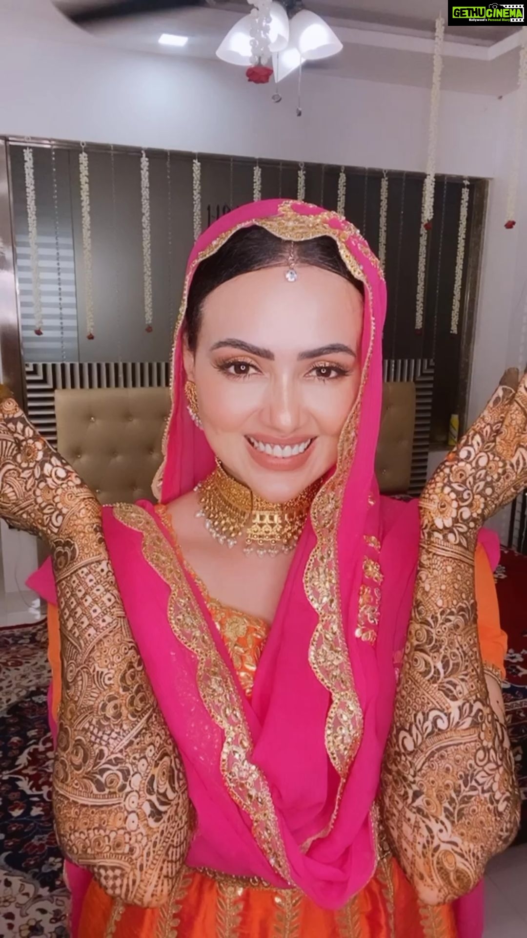Sana Khan - 350.3K Likes - Most Liked Instagram Photos