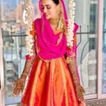 Sana Khan Instagram - Mehendi . . . . Outfit @poonamskaurture Jewels @houseofshikha . . . #sanakhan #anassayied #married #mehendi #alhamdulillah #2020 #18thnov