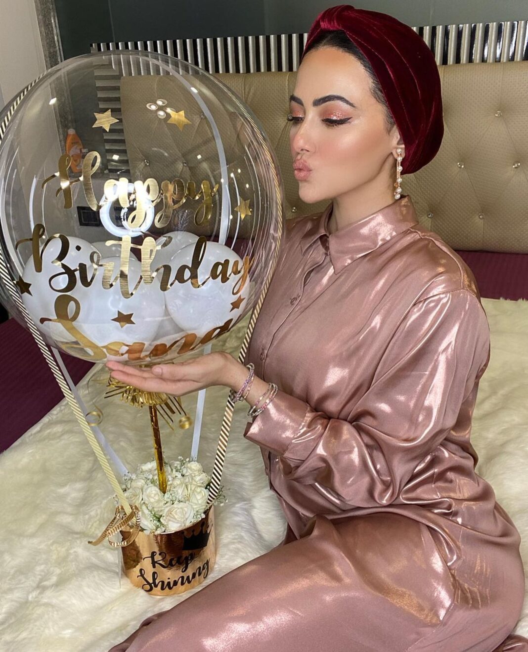 Sana Khan Instagram - Thank you everyone for all the warm birthday messages♥️ I m not celebrating it coz of Muharram Keeping it a humble one with with me n mom 🥰 . . . Earrings @houseofshikha #sanakhan